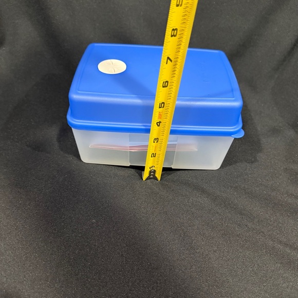 NEW!  Tupperware FreezeSmart Blue Seal Rectangular Container - Picture 7 of 7